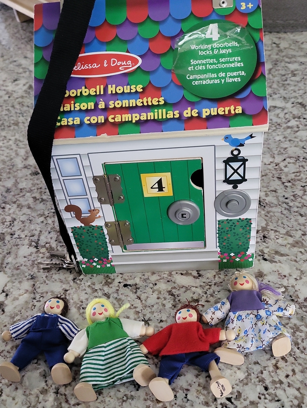 NWOT Melissa & Doug Green Doorbell House Playset with 4 Wooden Dolls & Keys